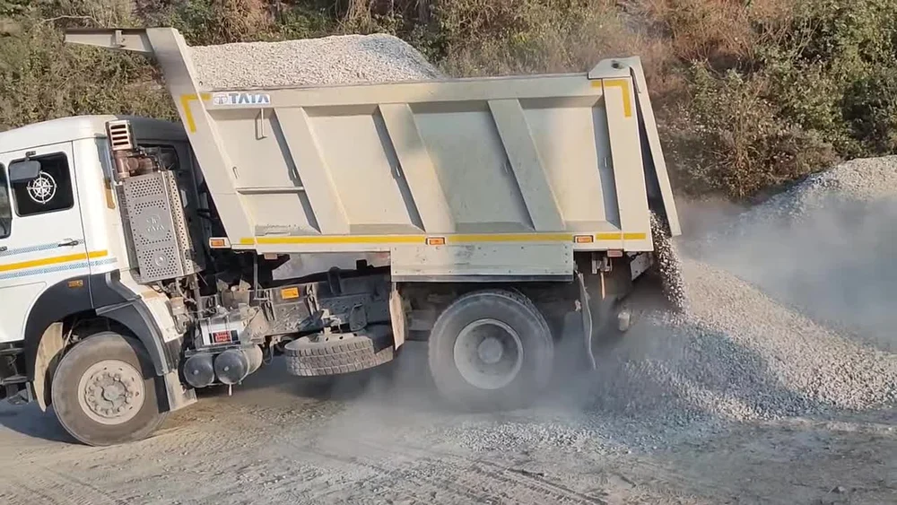 Crushed Metal Stones and Aggregate