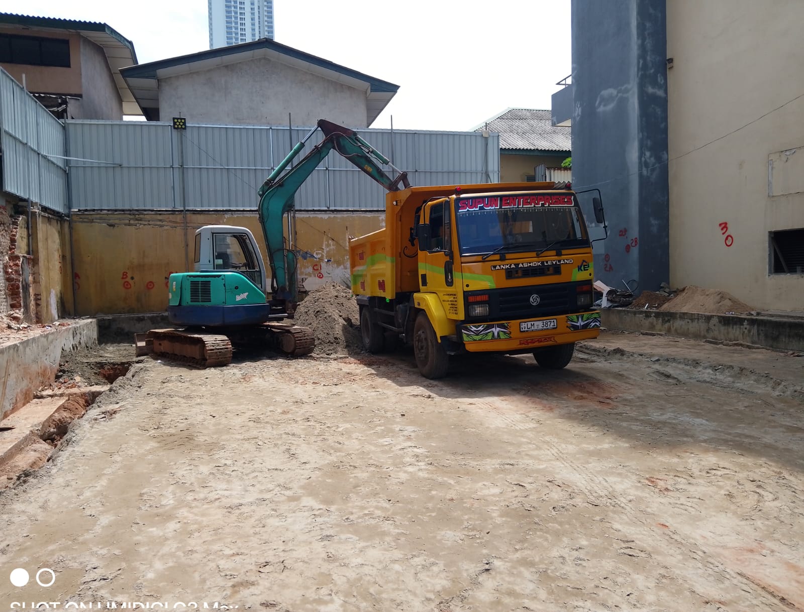 Demolition Waste Debris Removal Lorry